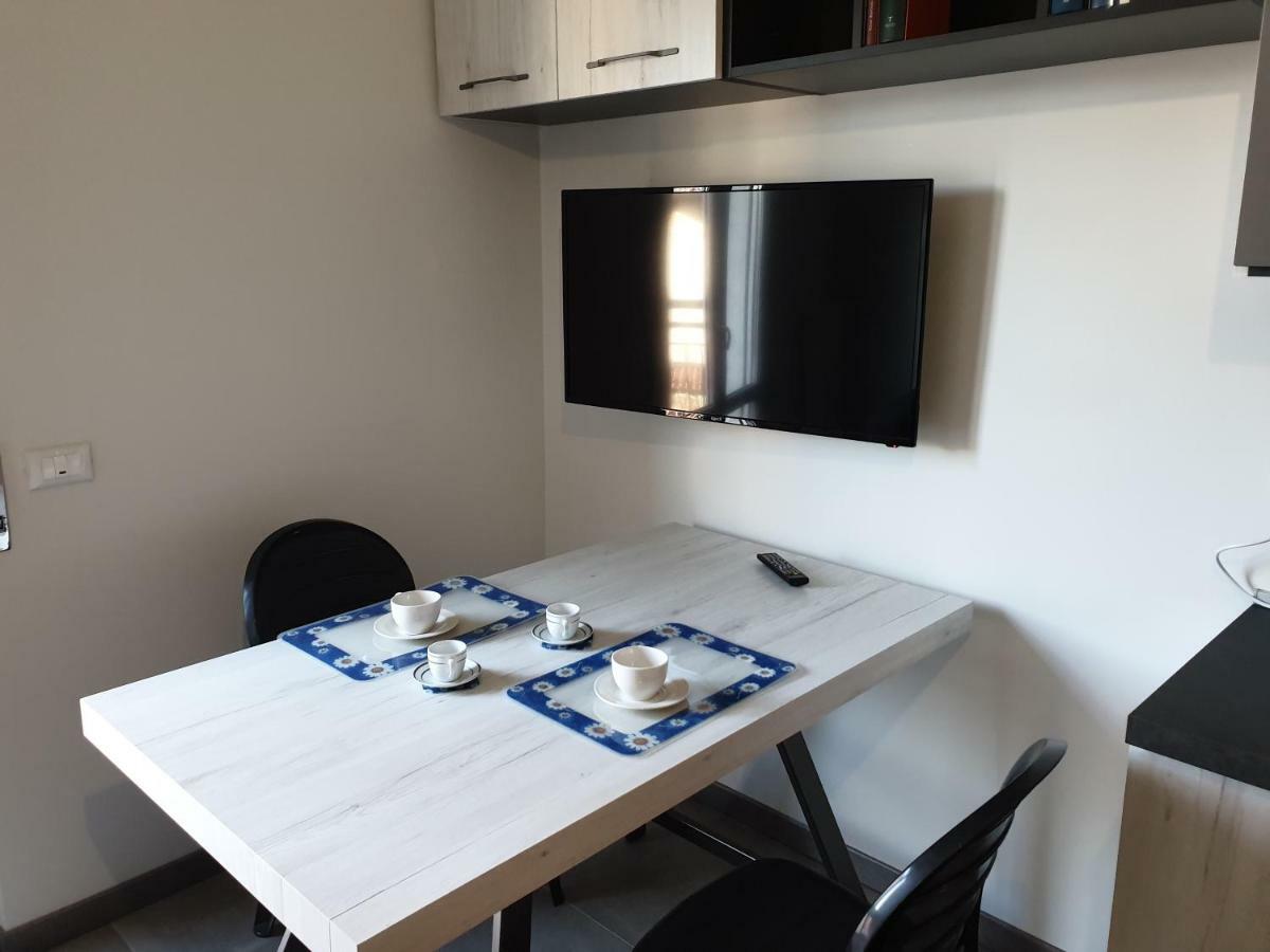 Sun Lake Apartments Desenzano del Garda Dış mekan fotoğraf