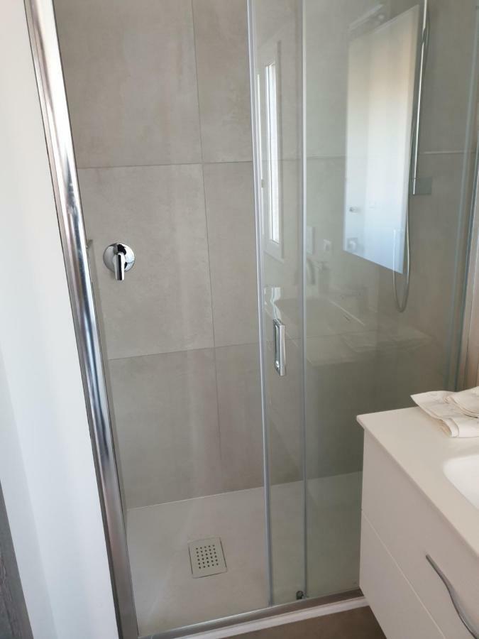 Sun Lake Apartments Desenzano del Garda Dış mekan fotoğraf