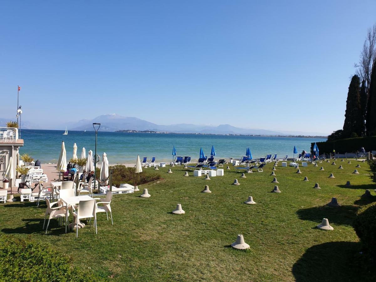 Sun Lake Apartments Desenzano del Garda Dış mekan fotoğraf